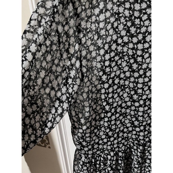 H&M Women’s Chiffon Blouse long sleeve floral black Relaxed-fit Yoke at back EUC - Picture 4 of 13